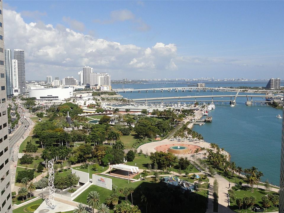 1st image of 325 Biscayne Blvd #2718
