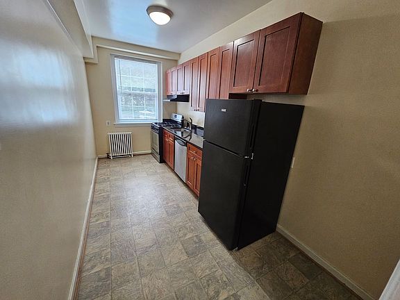 4th image of 2060 N Vermont St #2060VT-NV104