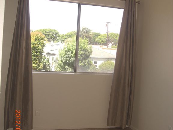 3rd image of 1308 Ocean Park Blvd APT 11