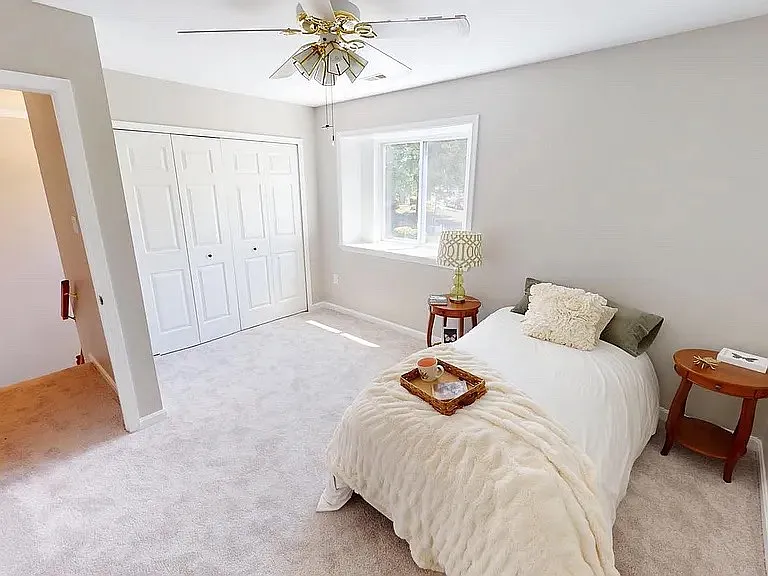10384 Chamberlin Ct E — Photo 11
