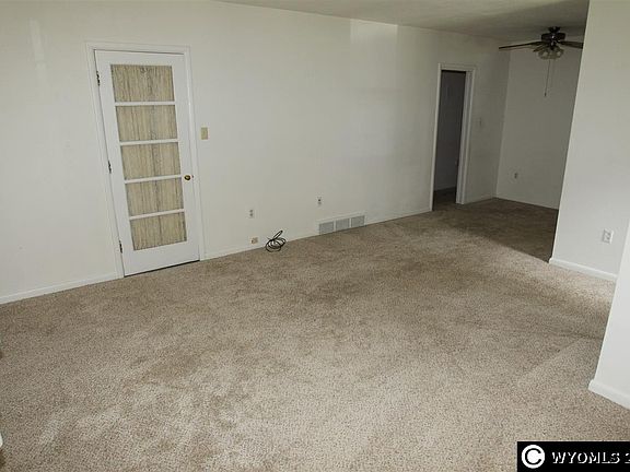 5th image of 410 West Ln
