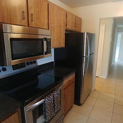 3rd image of 1257 SW Cynthia St