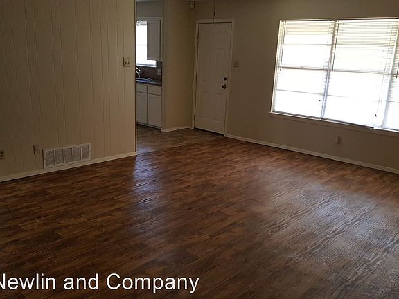 4th image of 3122 Edgewood Dr