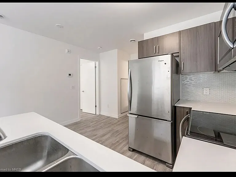 467 Charlton Ave E #402 — Photo 4