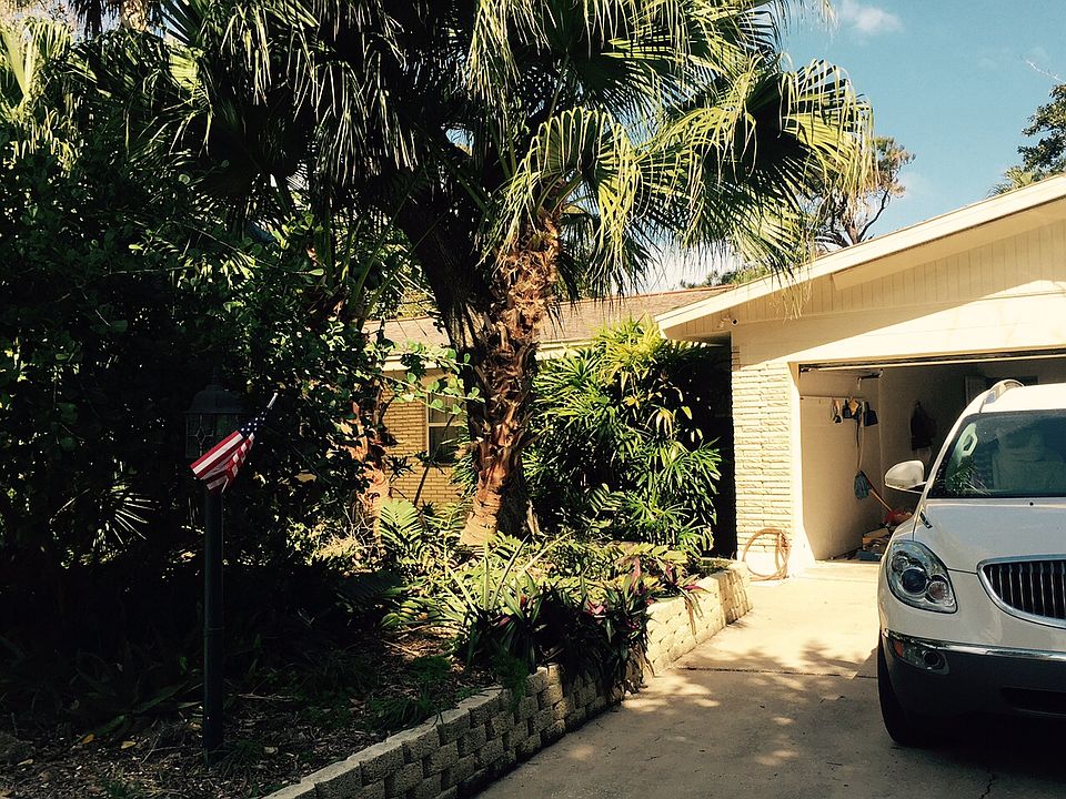 1st image of 49 Woodhaven Cir