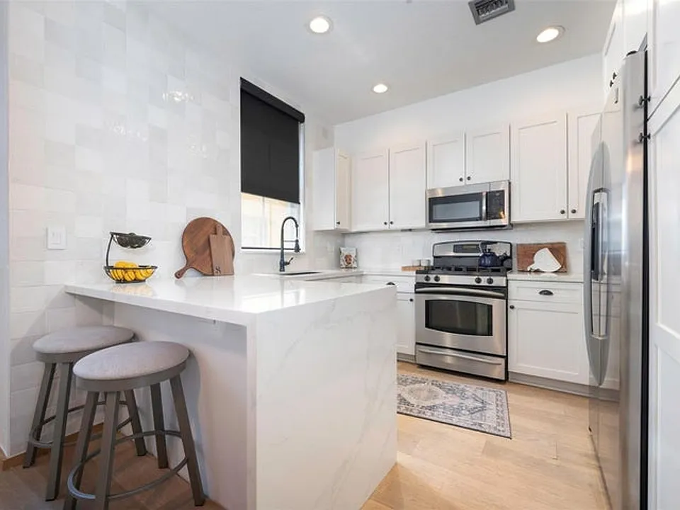540 NE 7th Ave #1