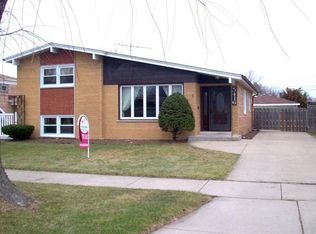 5416 W 99th Pl, Oak Lawn, IL 60453