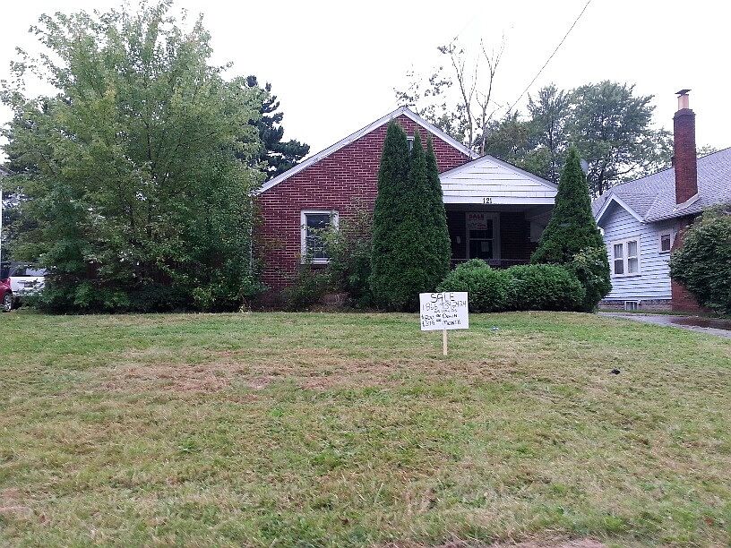 1st image of 121 Hollywood Ave