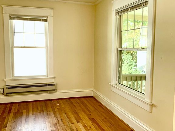 Guest bedroom 10x12