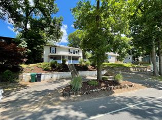 10 Roosevelt Dr, Seymour, CT 06483