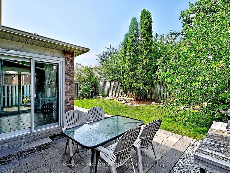 35 Dakin Dr — Photo 49