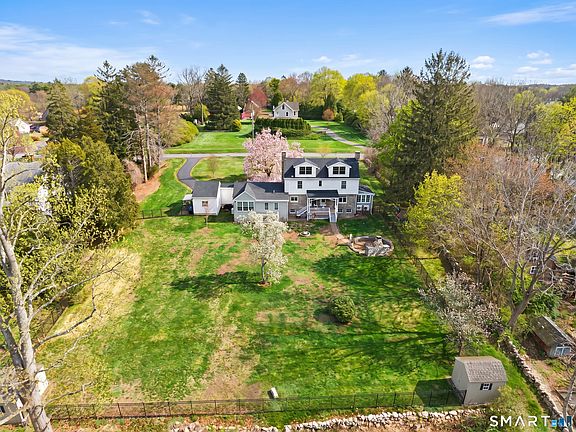3rd image of 76 Starr Hill Road