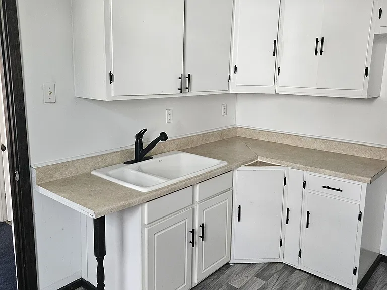 725 Ferndale Ave — Photo 4