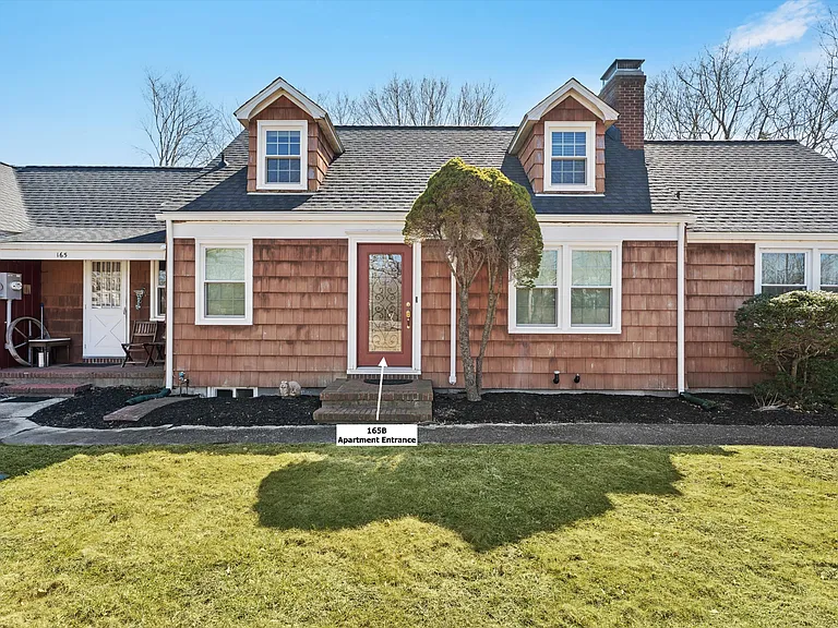 165 Montauk Hwy — Photo 1