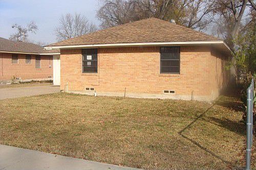 2nd image of 2511 Searcy Dr