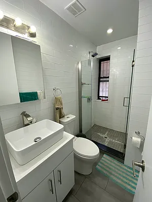 Rented by City Prime Commercial Realty  | media 14