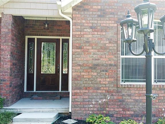 3rd image of 12 Granton Ln