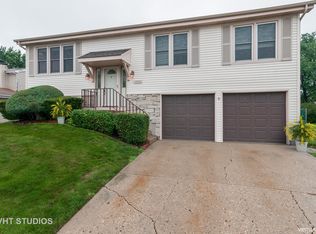 1917 Towner Ln, Glendale Heights, IL