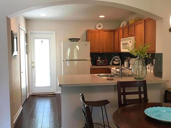 5th image of 627 Briar Way Ln