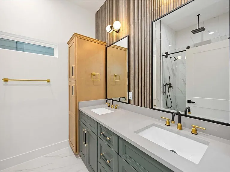 8009 Cora St — Photo 14