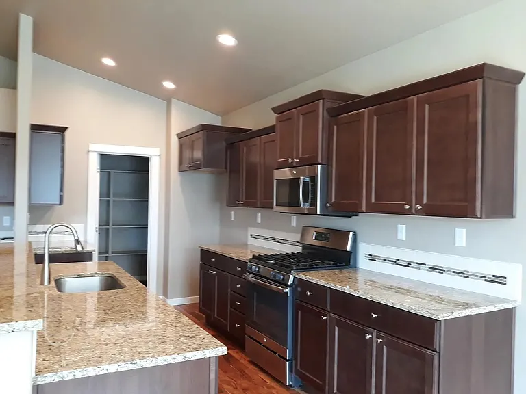 1298 N Tyra Ave — Photo 4