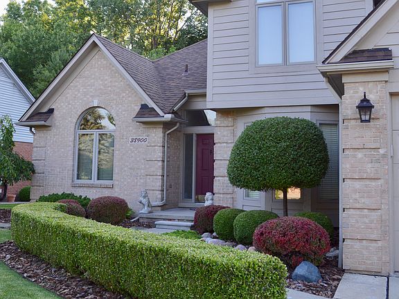 2nd image of 38900 Parkway Cir