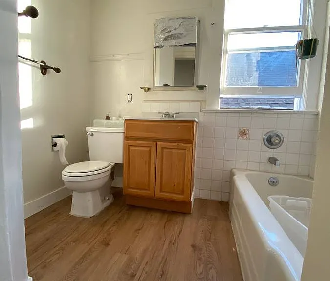 678 9th Ave #5 — Photo 3