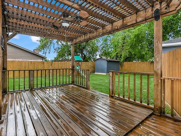 7923 Dawnridge Dr — Photo 3