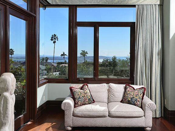 3rd image of 5980 La Jolla Mesa Dr