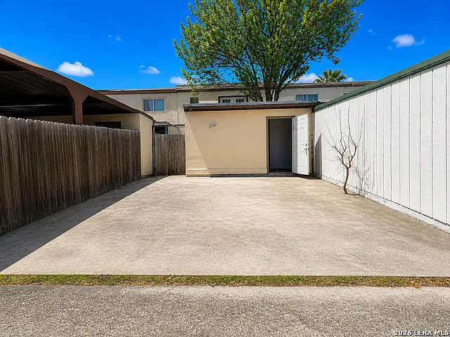 6631 Spring Hurst St — Photo 45