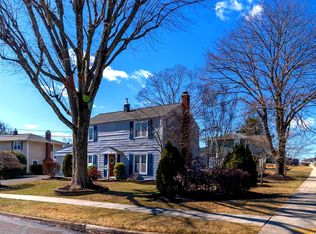 29 Trim Rd, Levittown, PA 19056