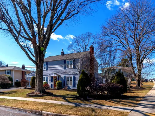 29 Trim Rd, Levittown, PA 19056