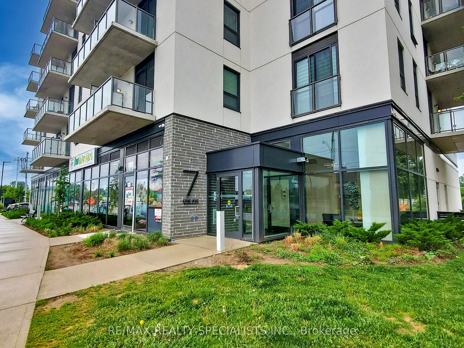 2 bed, $1,600 — Photo 1