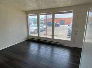 2 W F St APT 3, Creswell, OR 97426