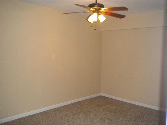 3rd image of 211 Bascomb Springs Ct