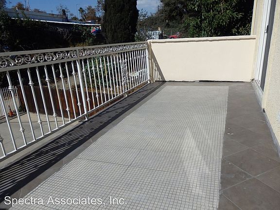 3rd image of 431 N Mountain View Ave