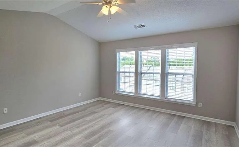 3611 Gainesway Trce — Photo 41