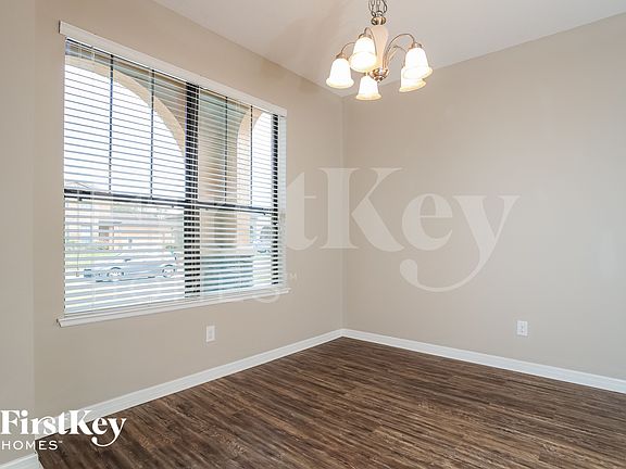 4th image of 3086 Pointe Place Ave