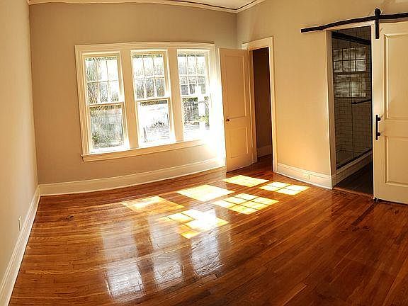 3rd image of 3944 Park St