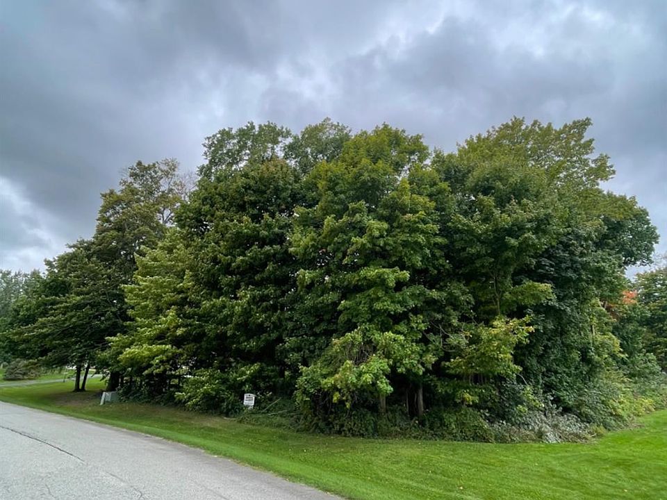 2nd image of 820 Hunter Dr