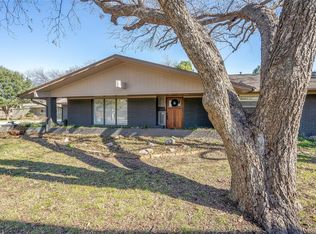 2973 N Sunbeck Cir, Farmers Branch, TX 75234
