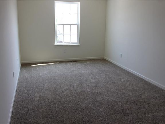 3rd image of 9654 Prairie Smoke Dr