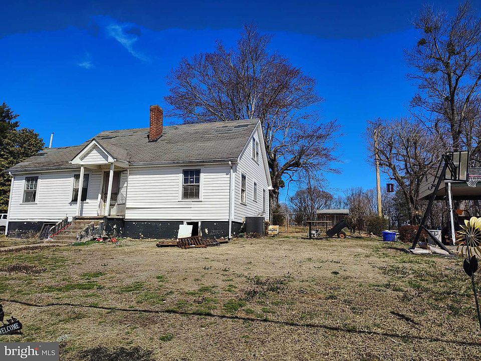2nd image of 925 Myrtle Rd