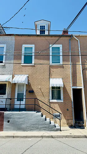 134 S Hall St Photo 1