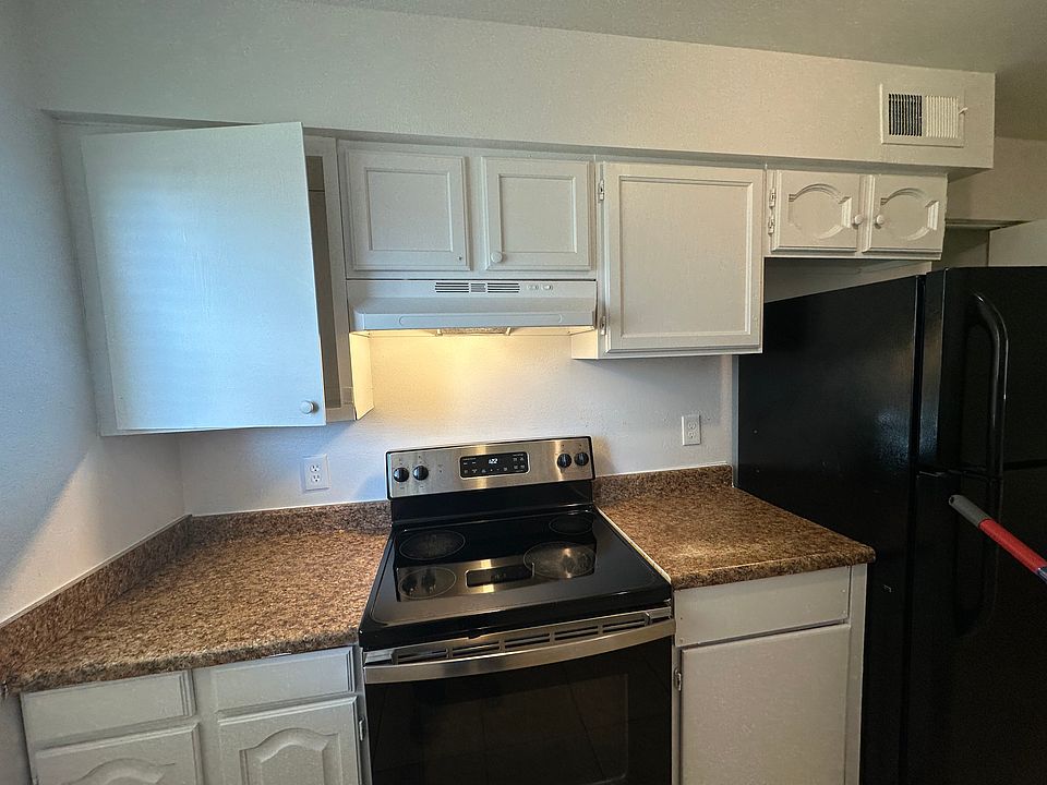 1st image of 260 W 8th Ave APT 152