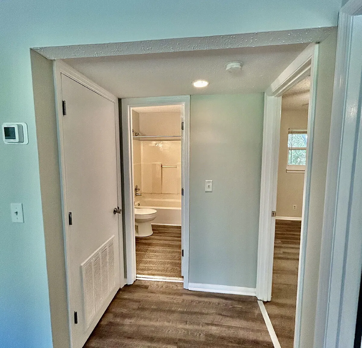 2 bed, 1.0 bath, 900 sqft, $900 — Photo 1