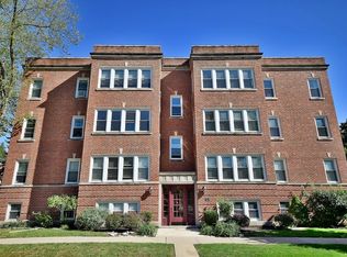 35 West Ave APT 3S, Riverside, IL 60546
