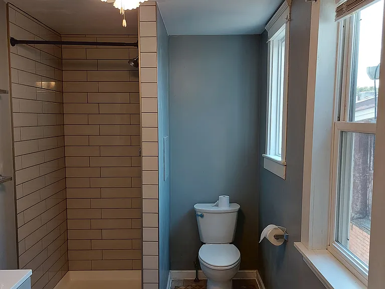 209 Lincoln Way E — Photo 4