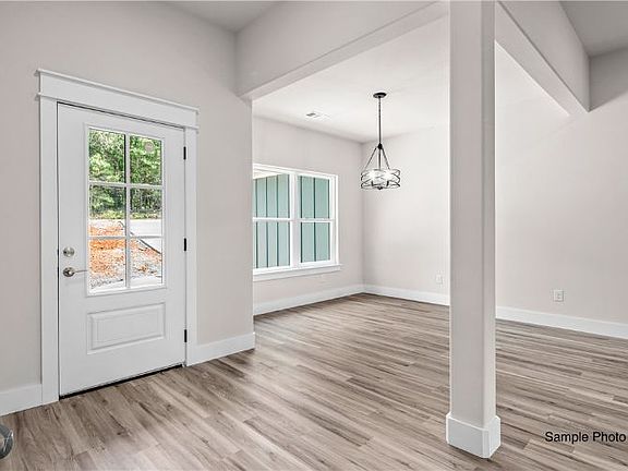 2nd image of 8 Skelton Dr