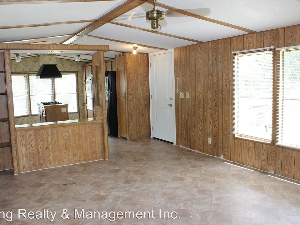 2nd image of 5801 Lesli Ln